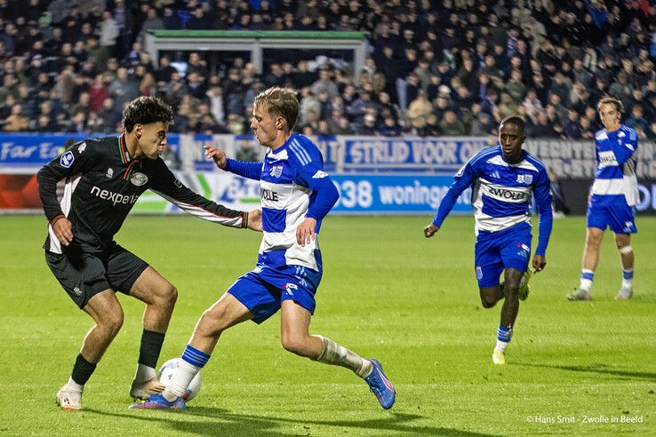 In beeld: NEC tweemaal op voorsprong, maar PEC Zwolle weigert te buigen