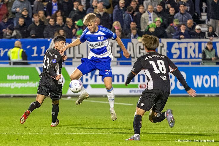 In beeld: NEC tweemaal op voorsprong, maar PEC Zwolle weigert te buigen