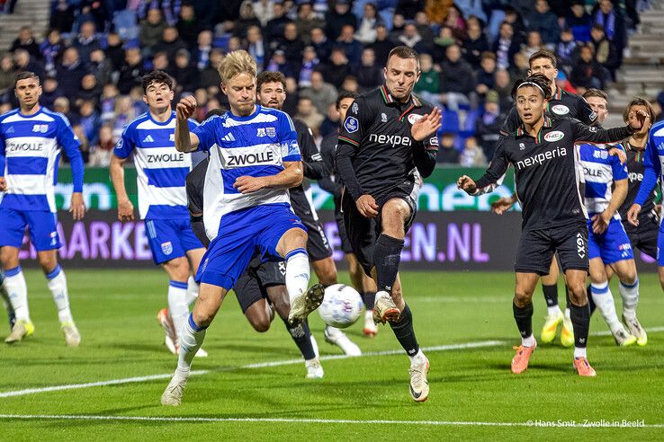In beeld: NEC tweemaal op voorsprong, maar PEC Zwolle weigert te buigen