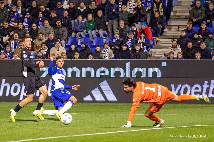 In beeld: NEC tweemaal op voorsprong, maar PEC Zwolle weigert te buigen