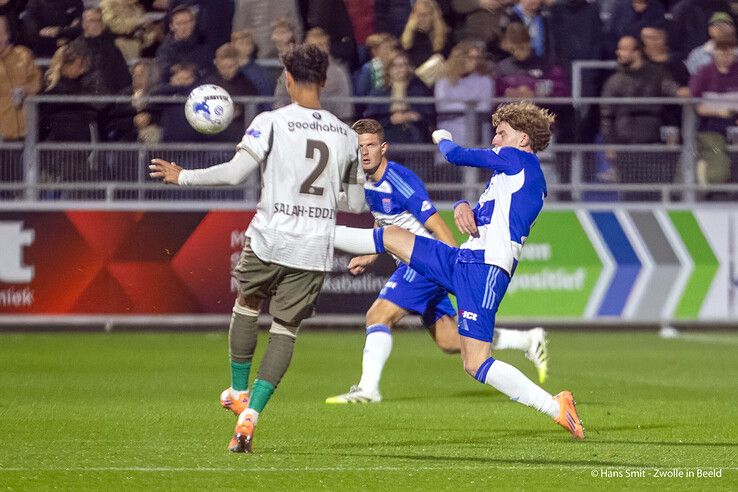 In beeld: Landskampioen PSV te sterk voor PEC Zwolle