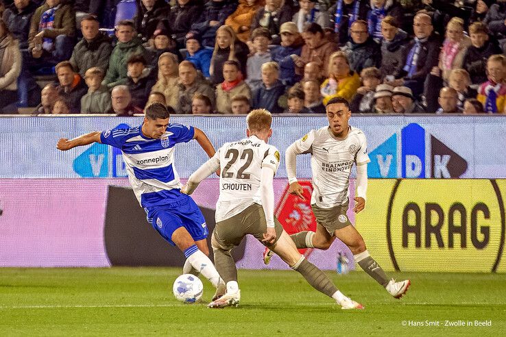 In beeld: Landskampioen PSV te sterk voor PEC Zwolle