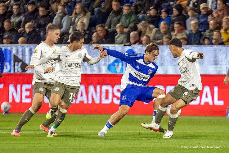In beeld: Landskampioen PSV te sterk voor PEC Zwolle