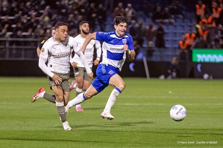 In beeld: Landskampioen PSV te sterk voor PEC Zwolle