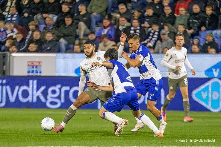 In beeld: Landskampioen PSV te sterk voor PEC Zwolle