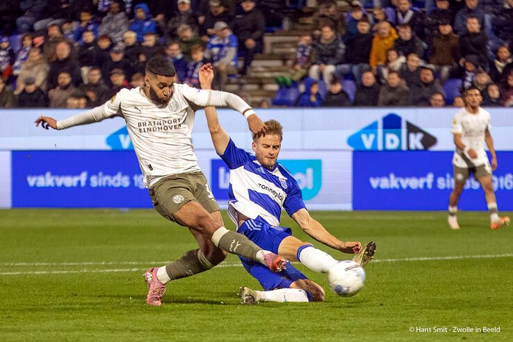 In beeld: Landskampioen PSV te sterk voor PEC Zwolle