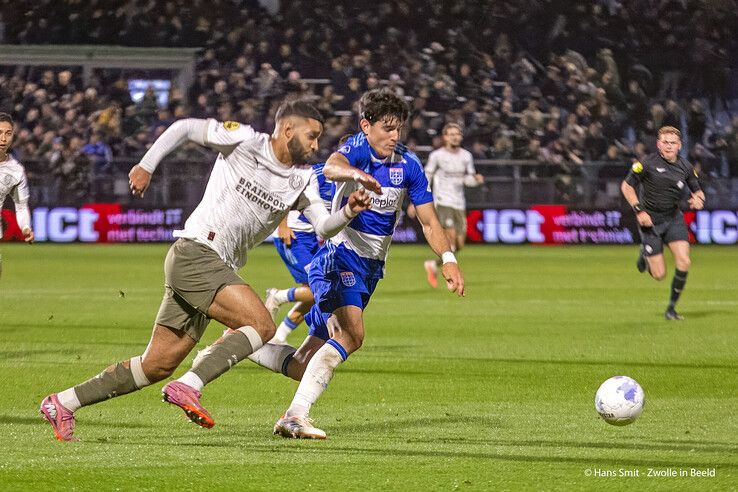 In beeld: Landskampioen PSV te sterk voor PEC Zwolle