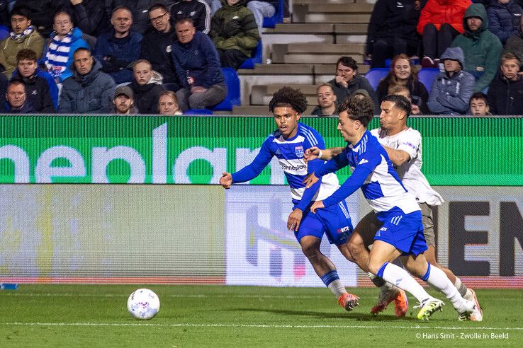 In beeld: Landskampioen PSV te sterk voor PEC Zwolle