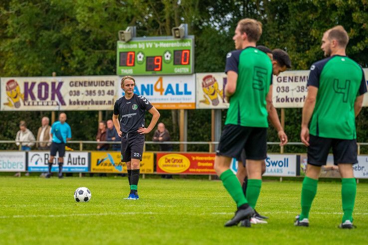 In beeld: ’s-Heerenbroek wint van De Weide na sterke slotfase