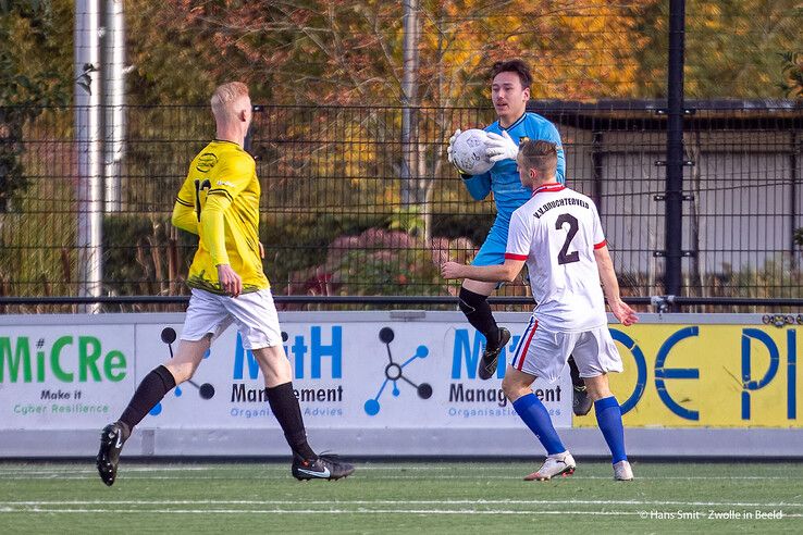 In beeld: Met tien man strijdend SV Zwolle sneuvelt in de beker na penalty’s