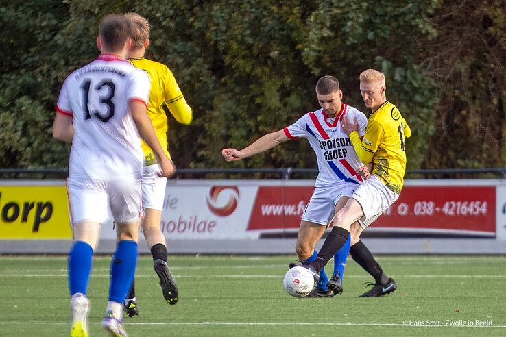 In beeld: Met tien man strijdend SV Zwolle sneuvelt in de beker na penalty’s