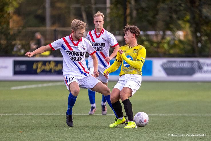 In beeld: Met tien man strijdend SV Zwolle sneuvelt in de beker na penalty’s