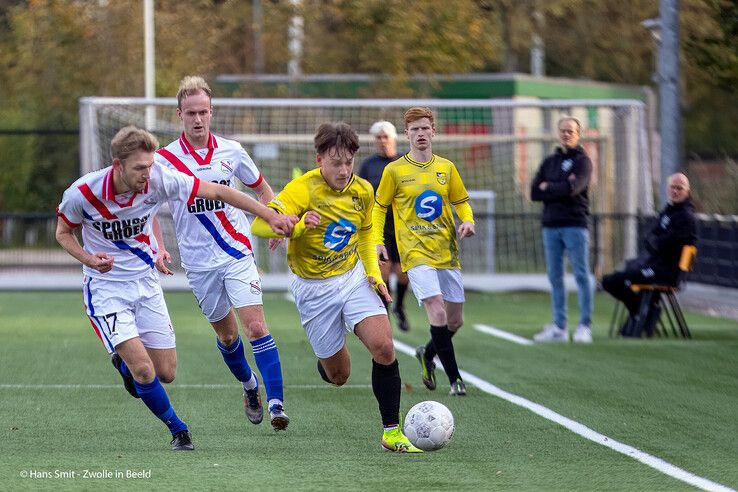 In beeld: Met tien man strijdend SV Zwolle sneuvelt in de beker na penalty’s