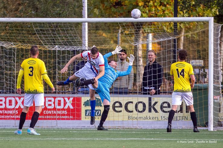 In beeld: Met tien man strijdend SV Zwolle sneuvelt in de beker na penalty’s