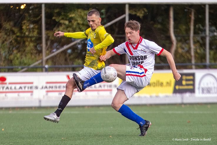 In beeld: Met tien man strijdend SV Zwolle sneuvelt in de beker na penalty’s
