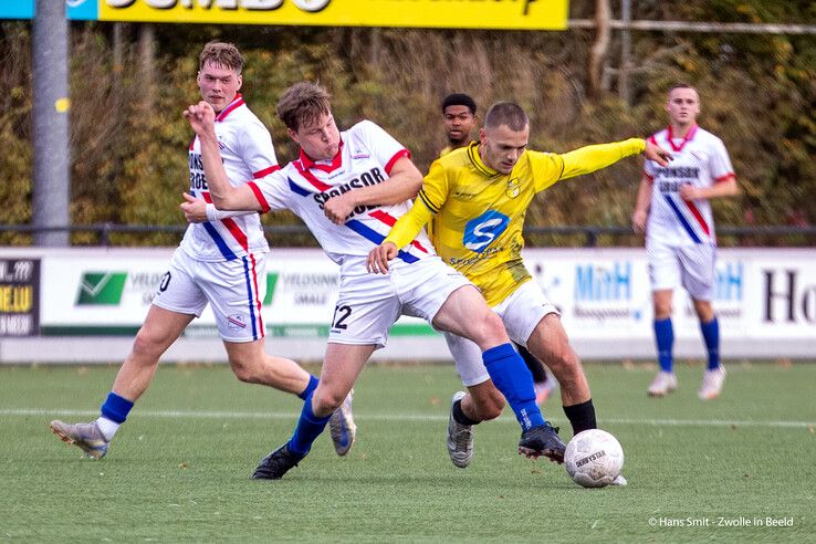 In beeld: Met tien man strijdend SV Zwolle sneuvelt in de beker na penalty’s