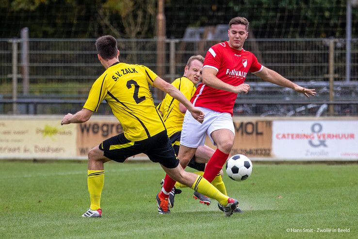 In beeld: Koploper Zalk te sterk voor Wijthmen in IJsseldelta-derby