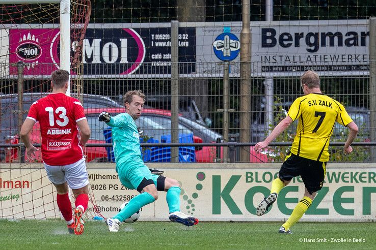 In beeld: Koploper Zalk te sterk voor Wijthmen in IJsseldelta-derby