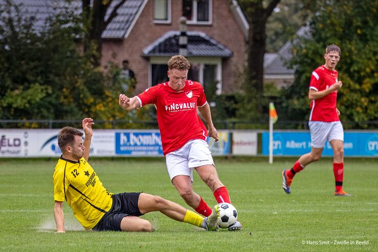 In beeld: Koploper Zalk te sterk voor Wijthmen in IJsseldelta-derby