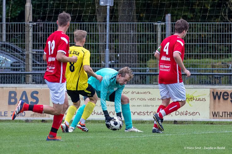 In beeld: Koploper Zalk te sterk voor Wijthmen in IJsseldelta-derby