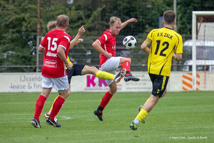 In beeld: Koploper Zalk te sterk voor Wijthmen in IJsseldelta-derby