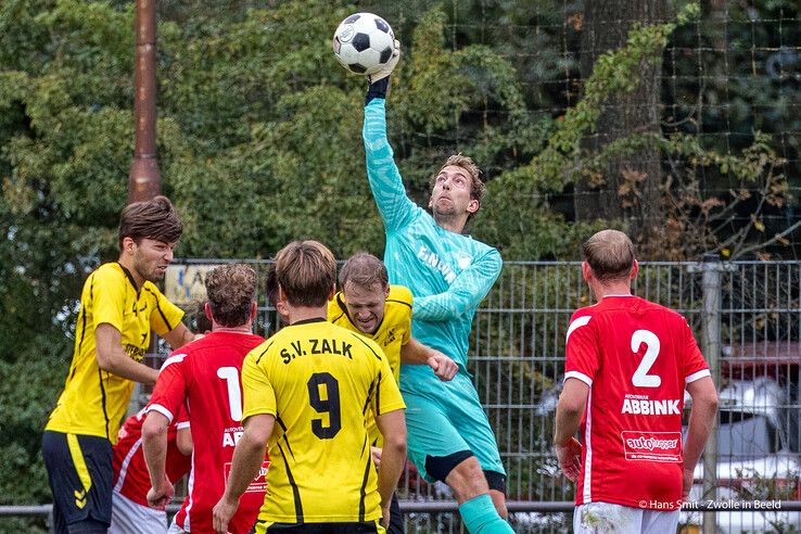In beeld: Koploper Zalk te sterk voor Wijthmen in IJsseldelta-derby