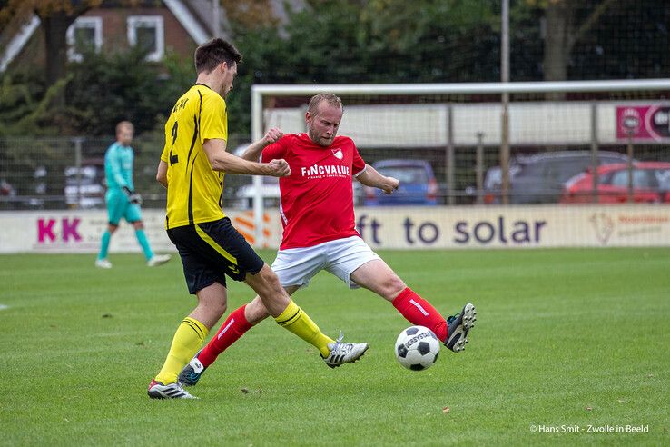 In beeld: Koploper Zalk te sterk voor Wijthmen in IJsseldelta-derby