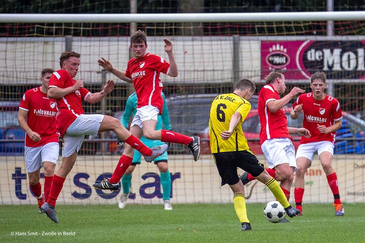 In beeld: Koploper Zalk te sterk voor Wijthmen in IJsseldelta-derby