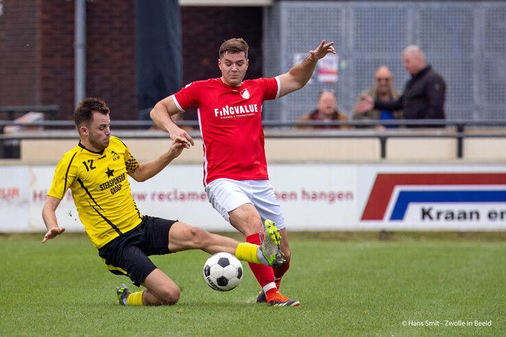 In beeld: Koploper Zalk te sterk voor Wijthmen in IJsseldelta-derby