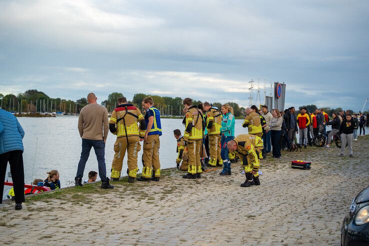 Verwarde man uit IJssel gehaald in Kampen