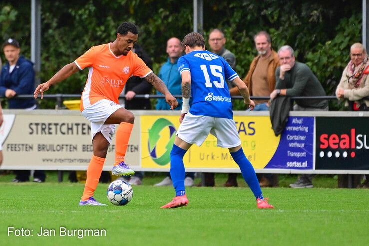 In beeld: Rode kaart breekt CSV ’28 op in derby bij WVF