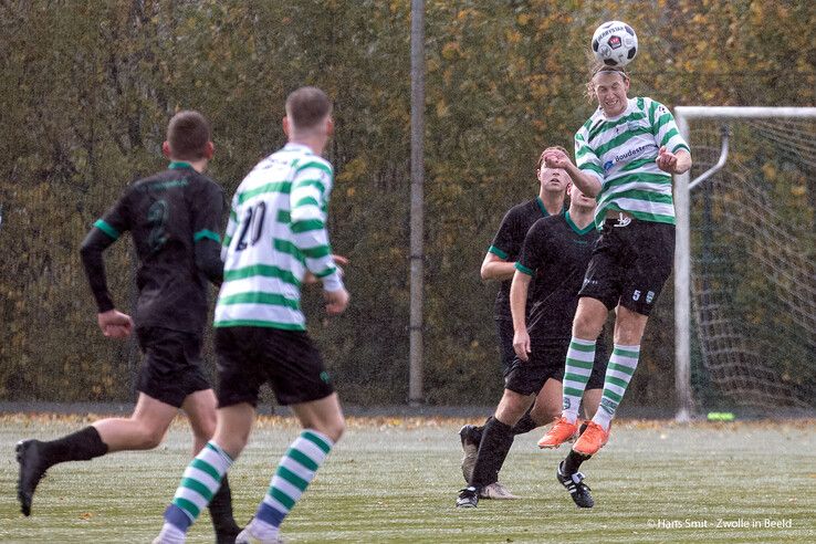 In beeld: Late treffers bezorgen ’s-Heerenbroek overwinning op Zwolsche Boys