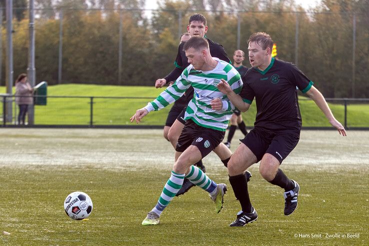 In beeld: Late treffers bezorgen ’s-Heerenbroek overwinning op Zwolsche Boys