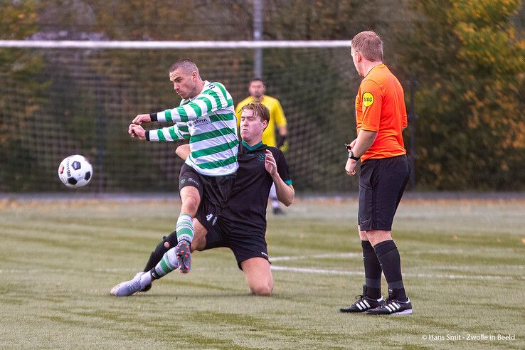 In beeld: Late treffers bezorgen ’s-Heerenbroek overwinning op Zwolsche Boys