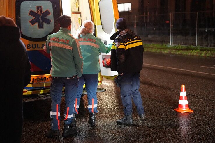 Fietser botst met auto op Blaloweg, automobiliste rijdt door