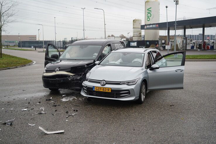 Aanrijding op kruispunt Lippestraat in Zwolle