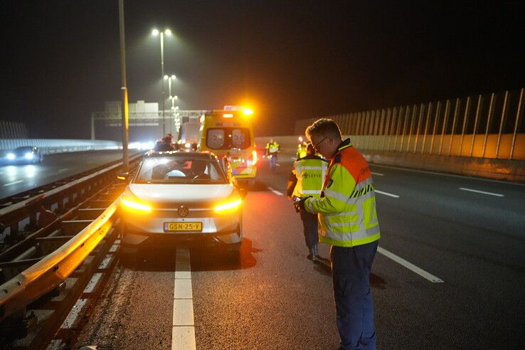 Auto zwaar beschadigd na botsing op A28 bij Zwolle