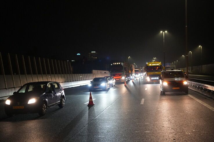 Auto zwaar beschadigd na botsing op A28 bij Zwolle