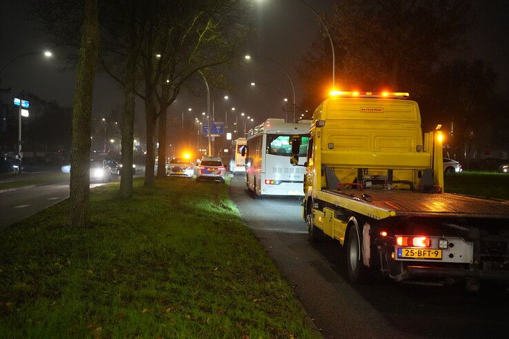Twee gewonden bij botsing tussen auto en lijnbus in Zwolle