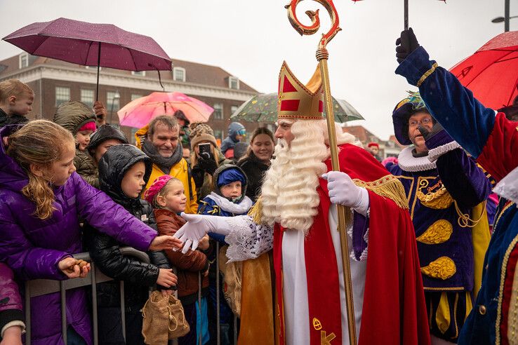 Sinterklaas feestelijk ontvangen in Kampen