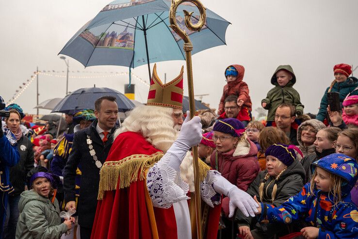 Sinterklaas feestelijk ontvangen in Kampen