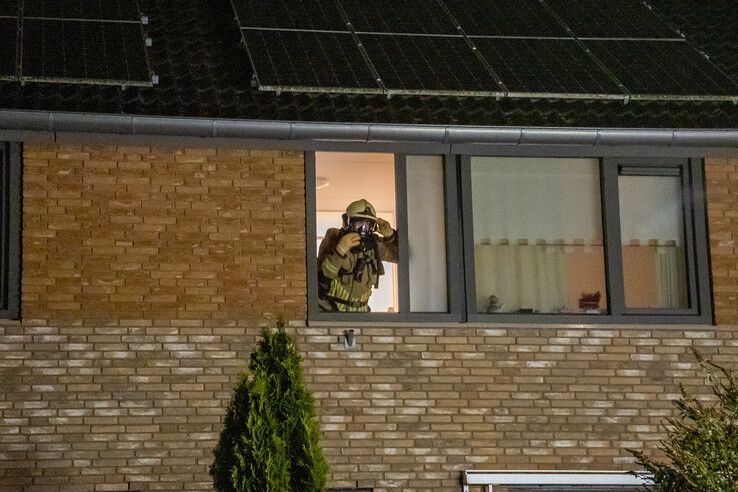 Brand door elektrische deken in IJsselmuiden, twee omstanders naar ziekenhuis