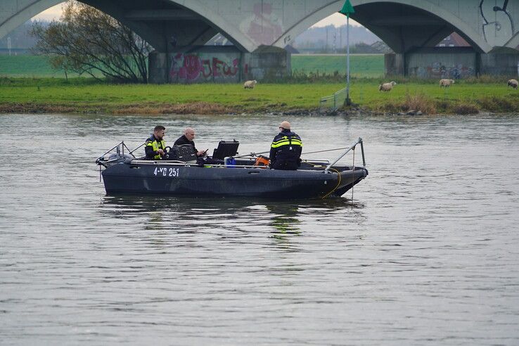 Zoektocht naar vermist persoon in IJssel tussen Zwolle en Hattem