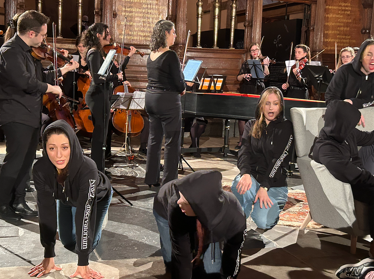 Barokmuziek en hoodies: Artez’ musici maken van Dido & Aeneas een feest voor oog en oor