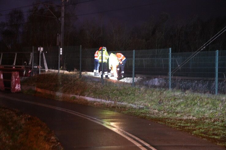 Koperdiefstal bij Zwolle legt treinverkeer stil: hinder houdt aan tot maandagmiddag
