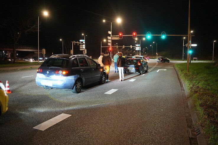 Kettingbotsing op IJsselallee bij stoplichten