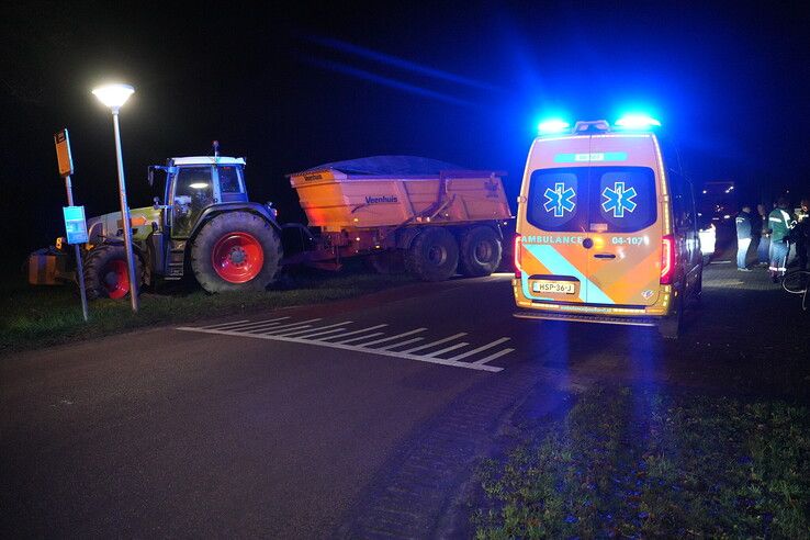 Aanrijding tussen auto en trekker op de Koelmansstraat