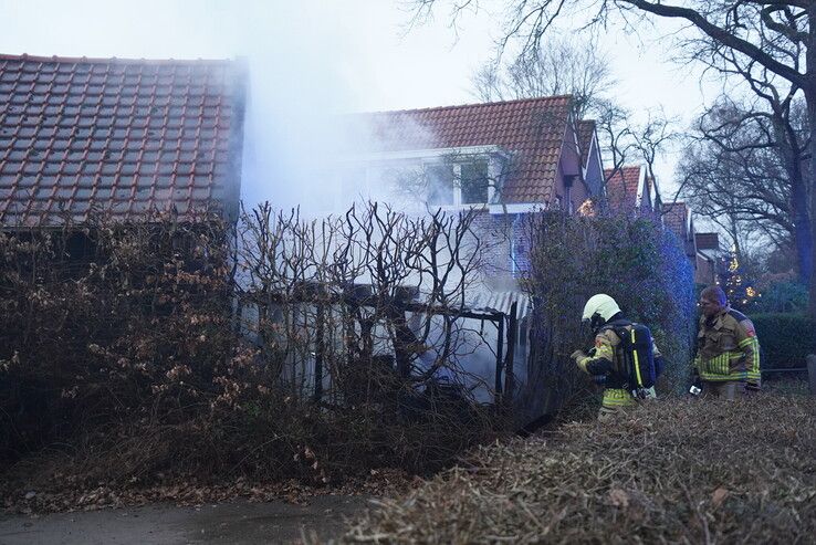 Brand overkapping aan de Zwarteweg