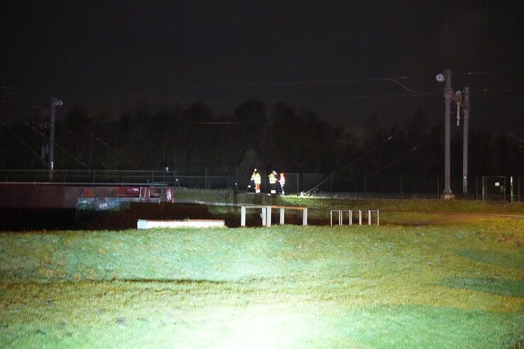 Koperdiefstal bij Zwolle legt treinverkeer stil: hinder houdt aan tot maandagmiddag