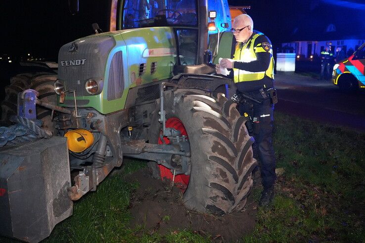Aanrijding tussen auto en trekker op de Koelmansstraat
